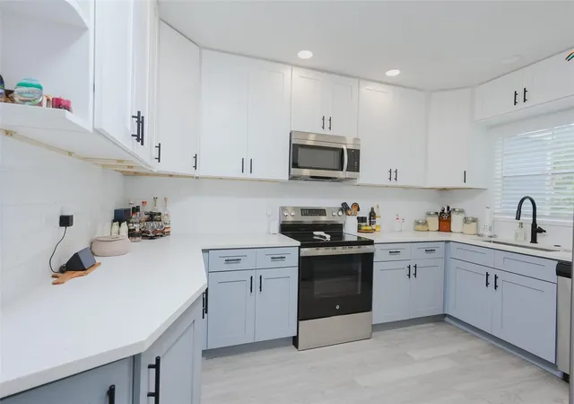 Photo 4 of Single family home for sale at 16606 Forest Park Dr, Lutz, FL 33549 | MLS# TB8551764 | Listing updated on 2026-10-06