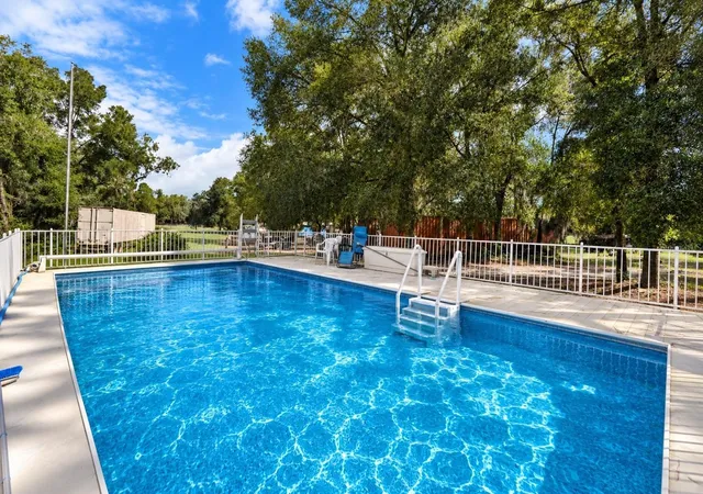 Photo 3 of Manufactured home for sale at 16344 Platinum Dr, Spring Hill, FL 34610 | MLS# W7889785 | Listing updated on 2026-10-03