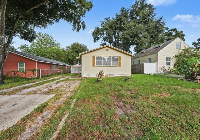 Photo 1 of Single family home for sale at 1221 Queen St N, Saint Petersburg, FL 33713 | MLS# TB8551767 | Listing updated on 2026-09-26