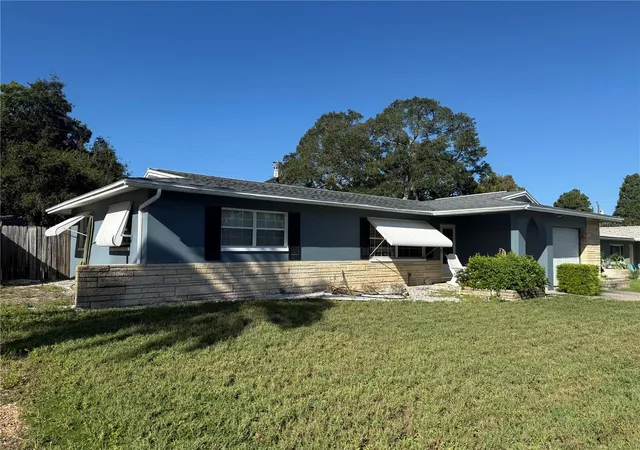Photo 3 of Single family home for sale at 568 Hillcrest Dr, Largo, FL 33771 | MLS# O6444447 | Listing updated on 2026-09-29