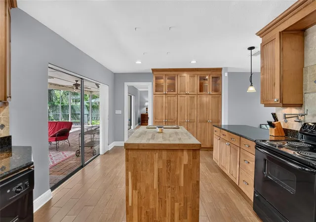 Photo 3 of Single family home for sale at 3038 Wister Cir, Valrico, FL 33596 | MLS# TB8551778 | Listing updated on 2026-09-30