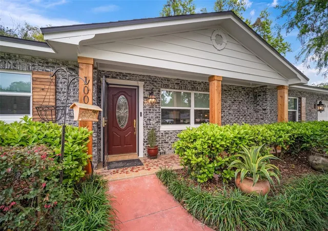 Photo 2 of Single family home for sale at 1003 Mandalay Dr, Brandon, FL 33511 | MLS# TB8551782 | Listing updated on 2026-09-25