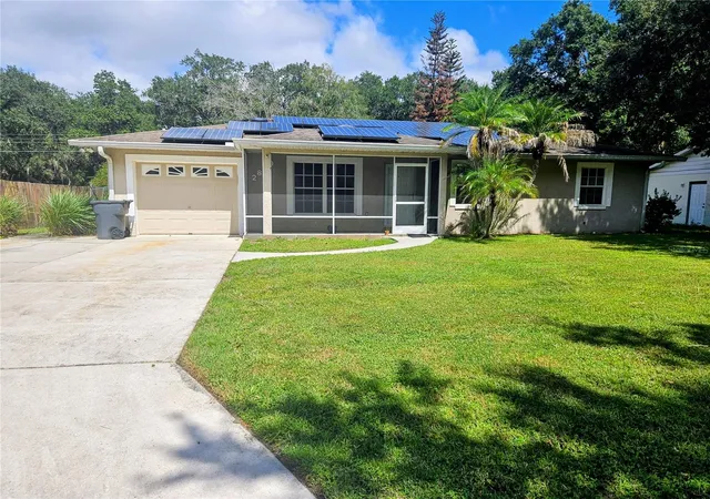 Single family home for sale at 2840 Delrose Dr N, LAKELAND, FL 33805 | MLS# P4939987