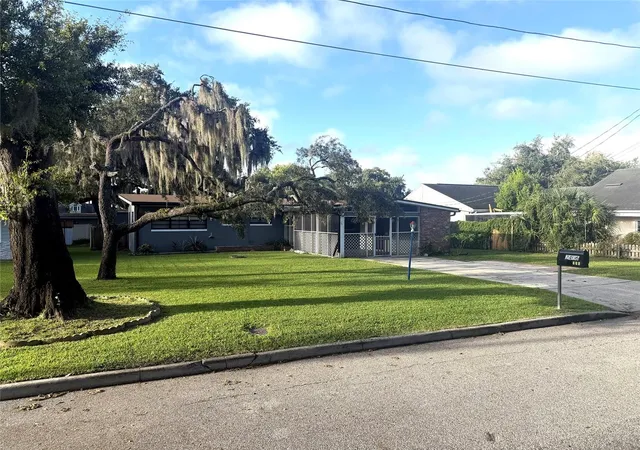 Single family home for sale at 2406 Trace Ave, BELLE ISLE, FL 32809 | MLS# O6444467