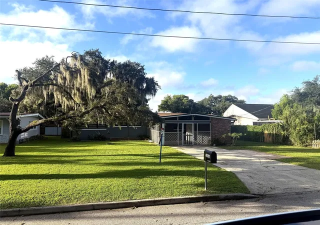 Photo 1 of Single family home for sale at 2406 Trace Ave, Belle Isle, FL 32809 | MLS# O6444467 | Listing updated on 2026-10-02