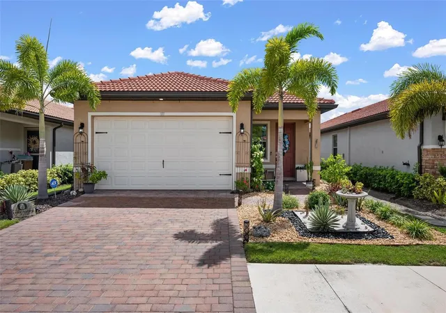 Photo 1 of Single family home for sale at 313 Palestro St, Nokomis, FL 34275 | MLS# A4707263 | Listing updated on 2026-09-26