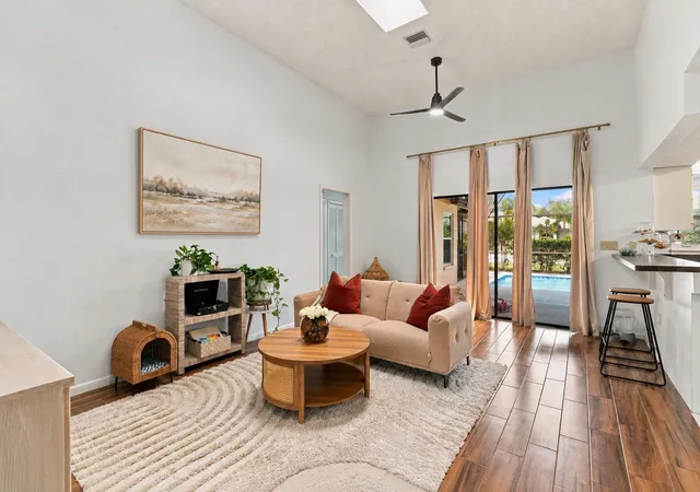 Photo 3 of Single family home for sale at 1144 Hoover St, Nokomis, FL 34275 | MLS# A4707268 | Listing updated on 2026-10-03