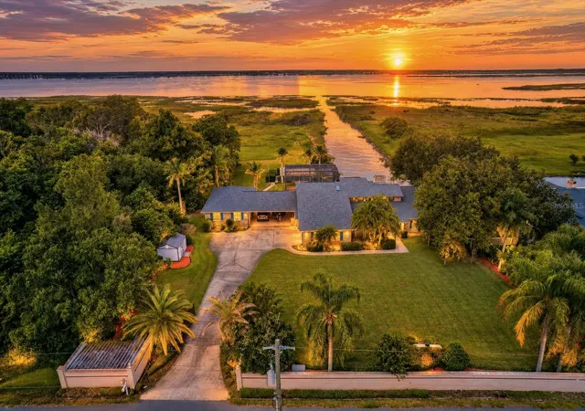 Photo 1 of Single family home for sale at 3060 Tohopekaliga Dr, Saint Cloud, FL 34772 | MLS# O6444473 | Listing updated on 2026-10-08