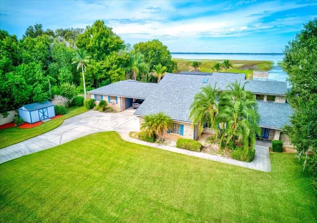Photo 3 of Single family home for sale at 3060 Tohopekaliga Dr, Saint Cloud, FL 34772 | MLS# O6444473 | Listing updated on 2026-10-08