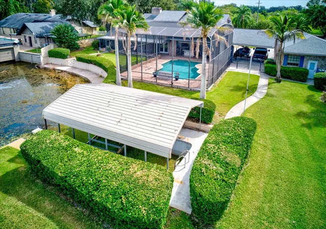 Photo 3 of Single family home for sale at 3060 Tohopekaliga Dr, Saint Cloud, FL 34772 | MLS# O6444473 | Listing updated on 2026-10-08