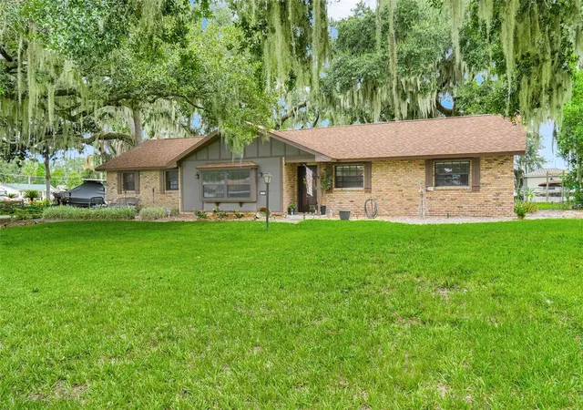 Photo 4 of Single family home for sale at 31946 Harris Rd, Tavares, FL 32778 | MLS# G5118223 | Listing updated on 2026-10-09