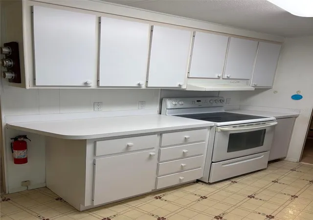 Photo 3 of Manufactured home for sale at 5536 Denmark Dr, Bradenton, FL 34207 | MLS# A4707270 | Listing updated on 2026-09-25