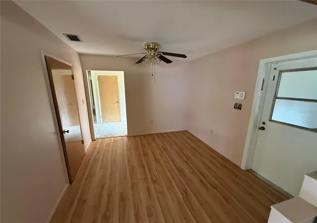 Photo 3 of Sale Pending at 2906 Oak Crst Dr, Plant City, FL 33565 | MLS# TB8551812 | Listing updated on 2026-10-09