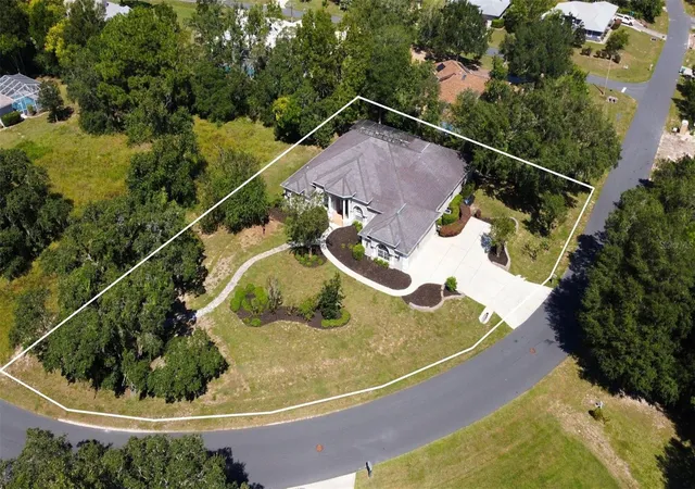 Photo 2 of Single family home for sale at 1815 E Allegrie Dr, Inverness, FL 34453 | MLS# W7889793 | Listing updated on 2026-09-30