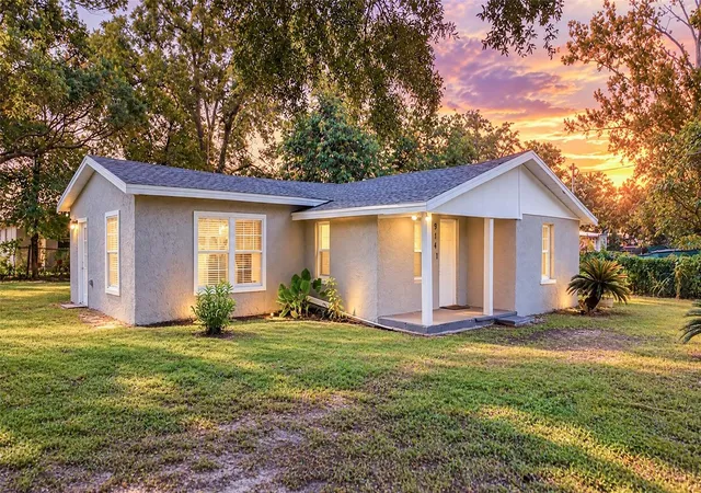 Photo 1 of Single family home for sale at 914 NW 14th Avenue, Ocala, FL 34475 | MLS# S5158237 | Listing updated on 2026-09-25