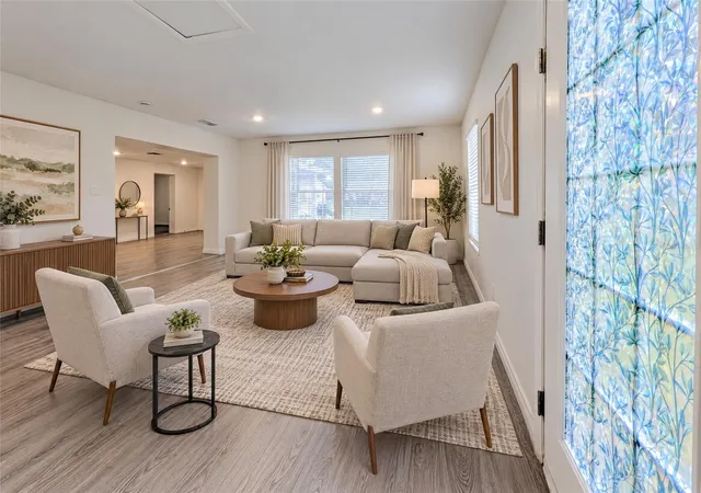 Photo 4 of Single family home for sale at 914 NW 14th Avenue, Ocala, FL 34475 | MLS# S5158237 | Listing updated on 2026-09-25