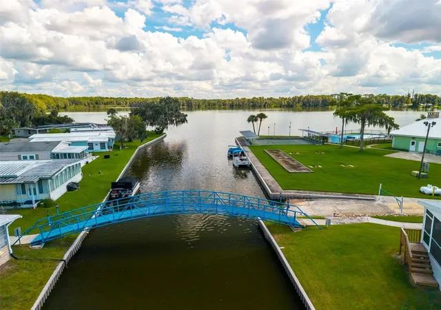 Photo 3 of Manufactured home for sale at 162 Woodmere Dr #A, Eustis, FL 32726 | MLS# G5118225 | Listing updated on 2026-09-25