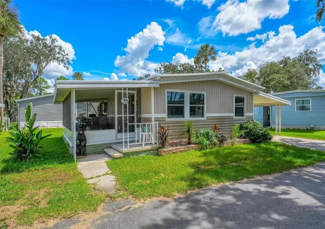 Photo 4 of Manufactured home for sale at 162 Woodmere Dr #A, Eustis, FL 32726 | MLS# G5118225 | Listing updated on 2026-09-25
