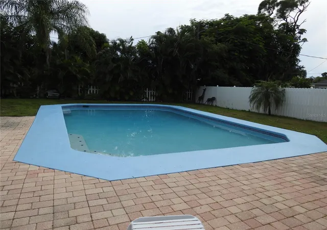 Photo 4 of Single family home for sale at 7611 Senrab Dr, Bradenton, FL 34209 | MLS# O6444495 | Listing updated on 2026-10-10