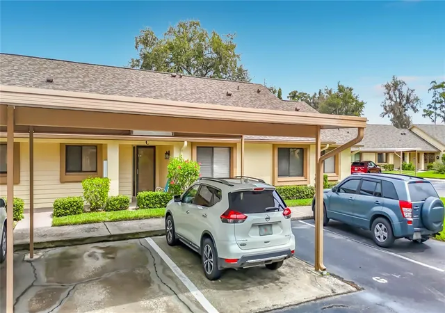 Photo 3 of Condo for sale at 2546 Oakleaf Ln #35C, Clearwater, FL 33763 | MLS# W7889795 | Listing updated on 2026-09-25