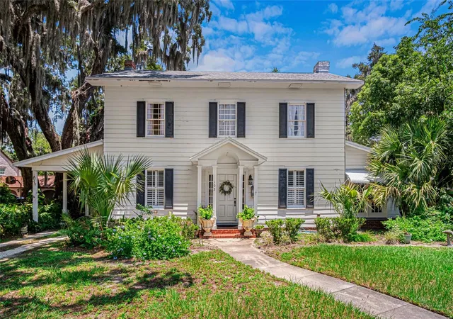 Single family home for sale at 102 Palmora Blvd, LEESBURG, FL 34748 | MLS# V4951474