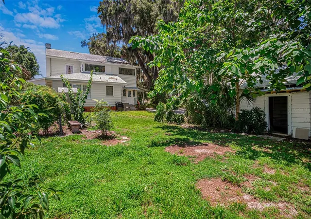 Photo 4 of Single family home for sale at 102 Palmora Blvd, Leesburg, FL 34748 | MLS# V4951474 | Listing updated on 2026-09-25