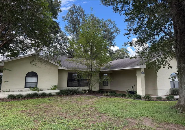 Single family home for sale at 3916 Crews Lake Dr, LAKELAND, FL 33813 | MLS# L4965315