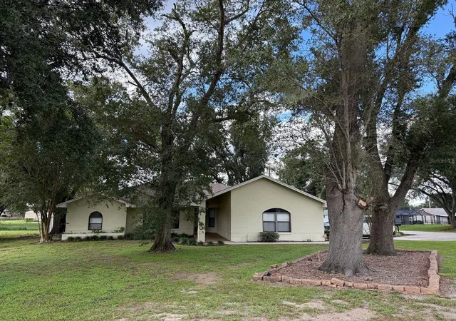 Photo 2 of Single family home for sale at 3916 Crews Lake Dr, Lakeland, FL 33813 | MLS# L4965315 | Listing updated on 2026-09-26