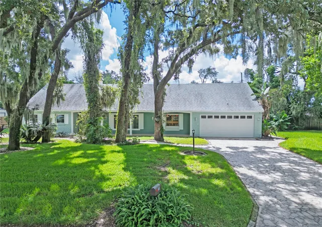 Photo 1 of Single family home for sale at 615 Valle Vista Dr, Brandon, FL 33511 | MLS# TB8551829 | Listing updated on 2026-09-26