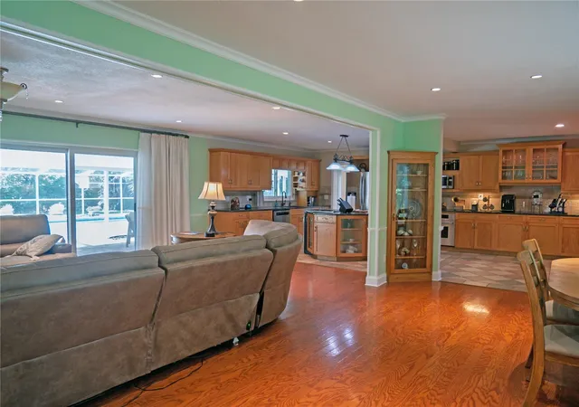 Photo 3 of Single family home for sale at 615 Valle Vista Dr, Brandon, FL 33511 | MLS# TB8551829 | Listing updated on 2026-09-26