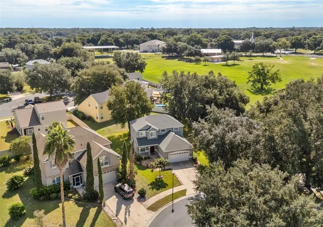 Photo 2 of Single family home for sale at 413 Split Oak Ct, Eustis, FL 32736 | MLS# O6444501 | Listing updated on 2026-10-01