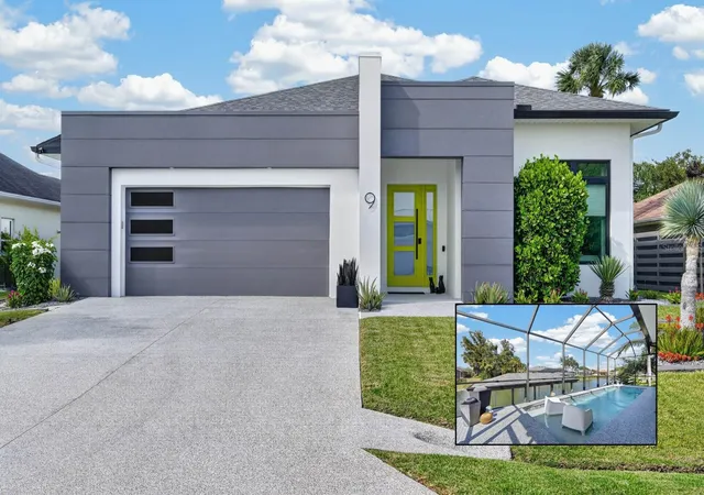 Single family home for sale at 9 Crossgate Ct E, PALM COAST, FL 32137 | MLS# FC321677