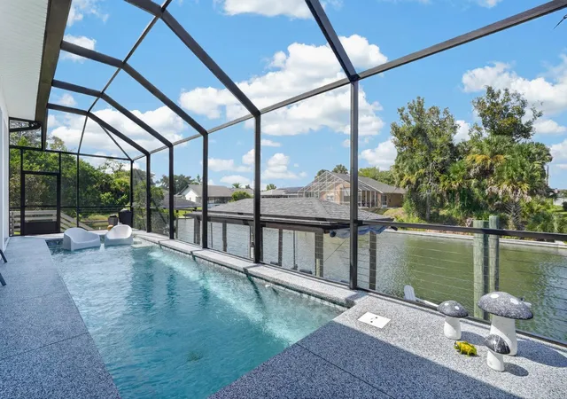 Photo 2 of Single family home for sale at 9 Crossgate Ct E, Palm Coast, FL 32137 | MLS# FC321677 | Listing updated on 2026-10-09