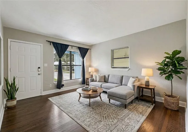 Photo 3 of Single family home for sale at 2919 Huntington St, Orlando, FL 32803 | MLS# O6444503 | Listing updated on 2026-10-08