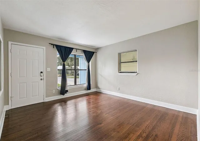 Photo 4 of Single family home for sale at 2919 Huntington St, Orlando, FL 32803 | MLS# O6444503 | Listing updated on 2026-10-08