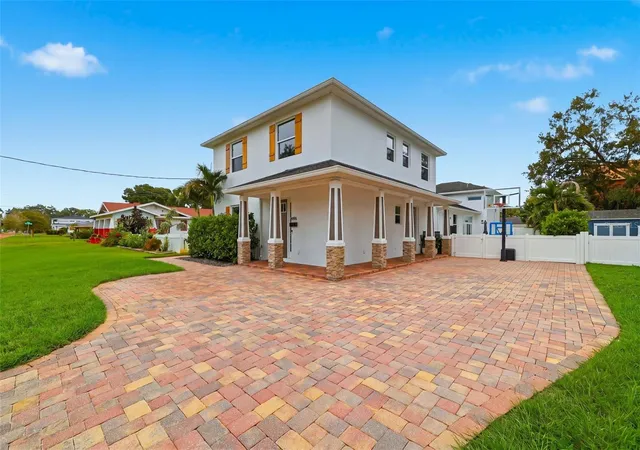 Photo 3 of Single family home for sale at 906 W Peninsular St, Tampa, FL 33603 | MLS# TB8551836 | Listing updated on 2026-10-08