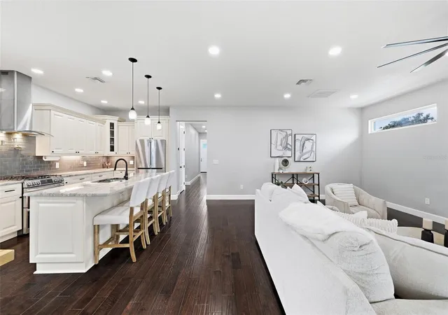 Photo 4 of Single family home for sale at 906 W Peninsular St, Tampa, FL 33603 | MLS# TB8551836 | Listing updated on 2026-10-08