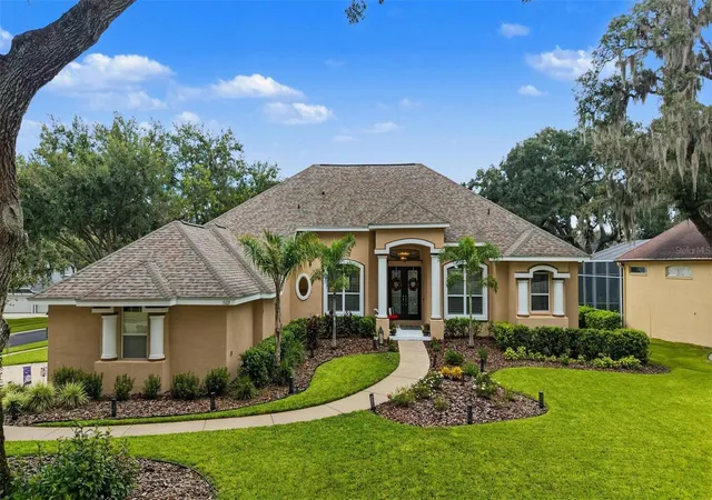 Photo 1 of Single family home for sale at 5109 Sylvan Oaks Dr, Valrico, FL 33596 | MLS# TB8551838 | Listing updated on 2026-10-05