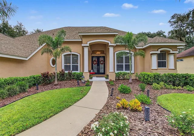 Photo 3 of Single family home for sale at 5109 Sylvan Oaks Dr, Valrico, FL 33596 | MLS# TB8551838 | Listing updated on 2026-10-05