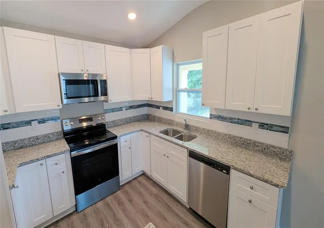 Photo 4 of Single family home for sale at 1513 W 16th Street, Sanford, FL 32771 | MLS# O6444508 | Listing updated on 2026-10-29