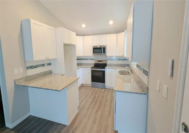 Photo 3 of Single family home for sale at 1513 W 16th Street, Sanford, FL 32771 | MLS# O6444508 | Listing updated on 2026-10-29