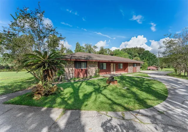 Photo 2 of Single family home for sale at 19711 State Rd 44, Eustis, FL 32736 | MLS# O6444516 | Listing updated on 2026-10-08