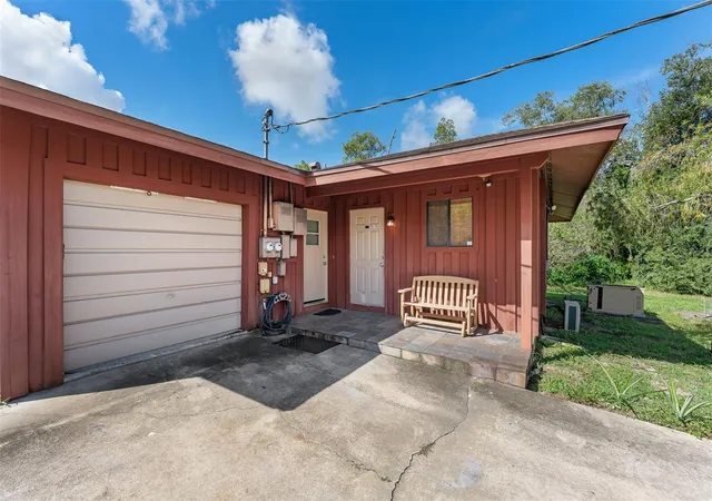 Photo 3 of Single family home for sale at 19711 State Rd 44, Eustis, FL 32736 | MLS# O6444516 | Listing updated on 2026-10-08