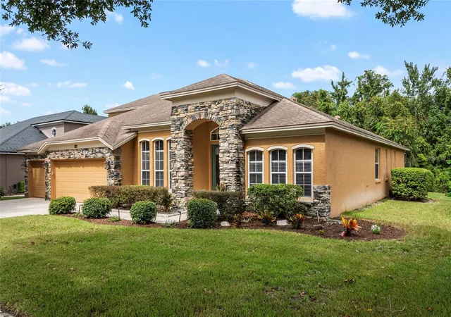 Photo 2 of Single family home for sale at 2712 Aloma Oaks Dr, Oviedo, FL 32765 | MLS# O6444517 | Listing updated on 2026-10-08