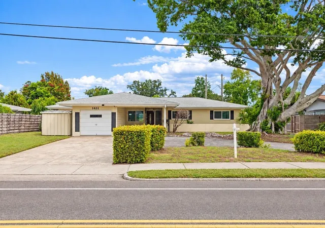 Photo 1 of Single family home for sale at 1431 Pinellas Point Dr S, Saint Petersburg, FL 33705 | MLS# TB8551850 | Listing updated on 2026-10-22