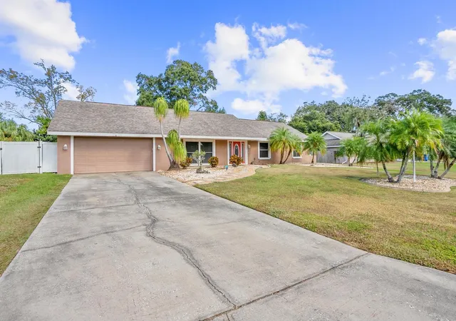 Photo 2 of Single family home for sale at 4502 Mohican Trl, Valrico, FL 33594 | MLS# TB8551852 | Listing updated on 2026-09-25