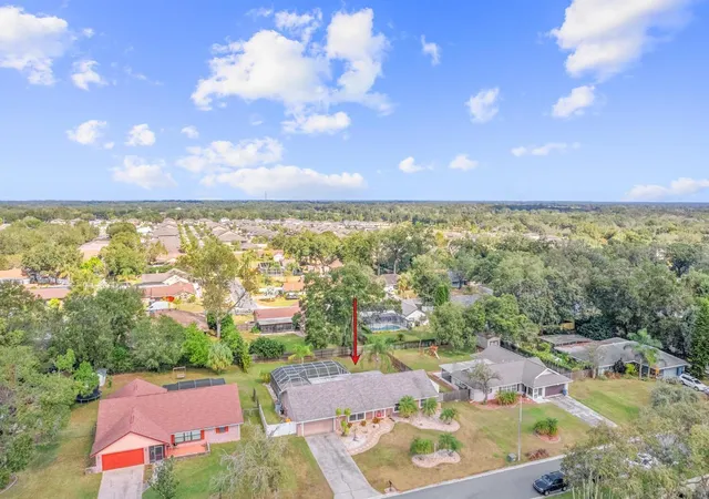 Photo 4 of Single family home for sale at 4502 Mohican Trl, Valrico, FL 33594 | MLS# TB8551852 | Listing updated on 2026-09-25