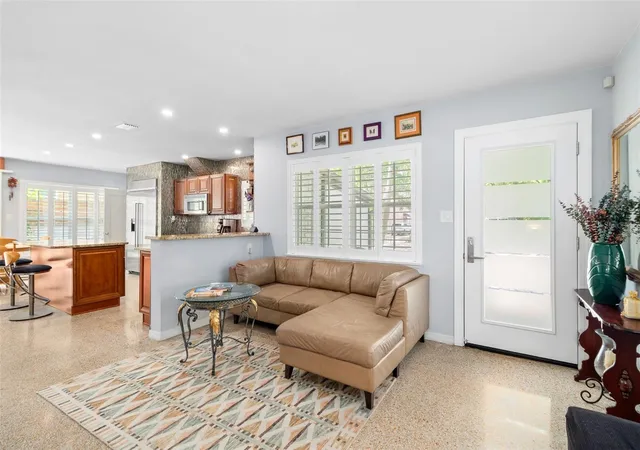 Photo 3 of Single family home for sale at 3004 W Bay Villa Ave, Tampa, FL 33611 | MLS# TB8551854 | Listing updated on 2026-10-03