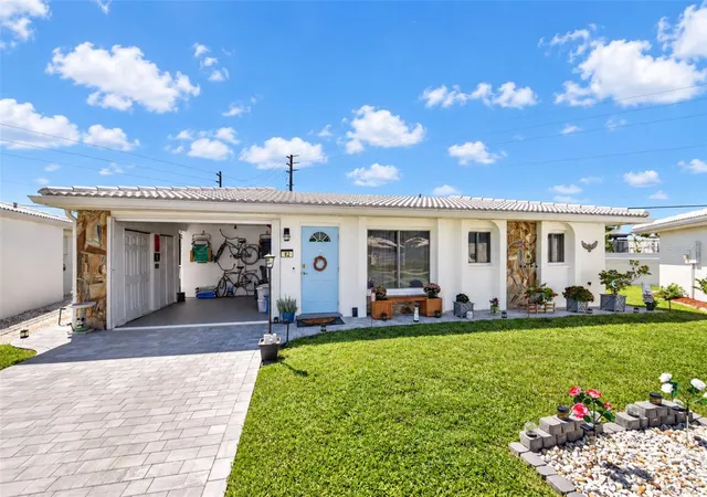 Single family home for sale at 82 Circlewood Dr #A3-4, VENICE, FL 34293 | MLS# N6145908
