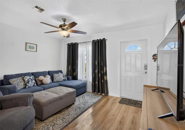 Photo 3 of House for sale at 82 Circlewood Dr #A3-4, Venice, FL 34293 | MLS# N6145908 | Listing updated on 2026-09-30